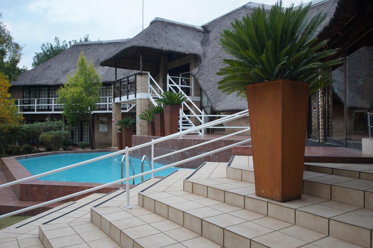 The Waterfront Country Lodge Ваалвю Екстериор снимка